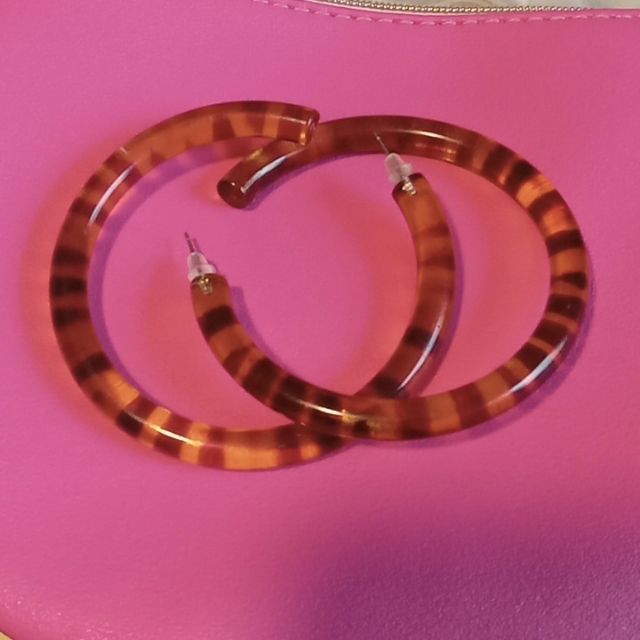 Unique!/ Cheetah Printed Hoops Earrings